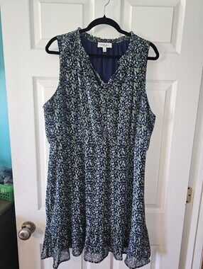 Gilli | Dresses | Gilli Fitted Sleeveless Vneck Dress | Poshmark